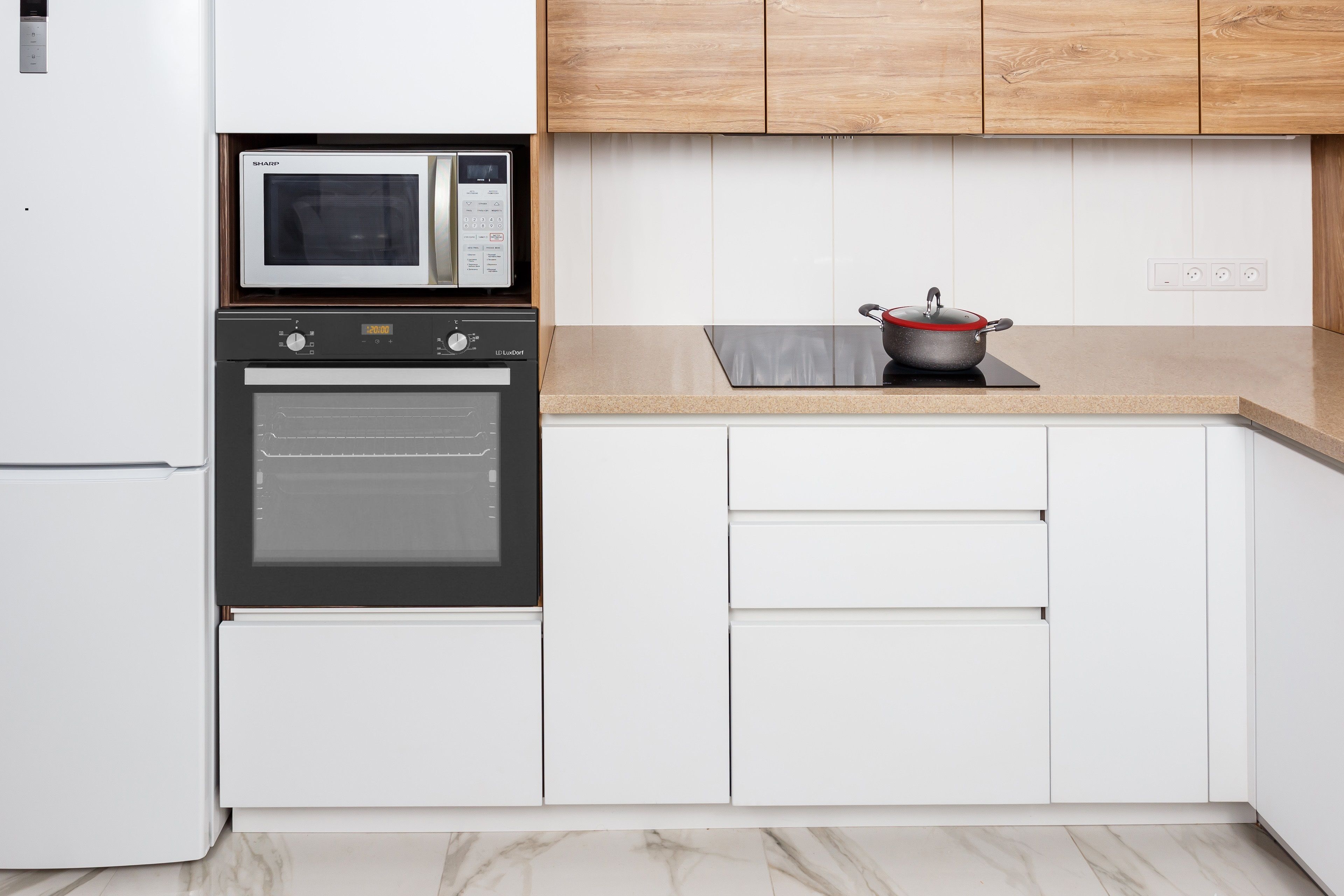 Встраиваемый духовой шкаф LuxDorf B6EB56150, 58 л, 5 функций+конвекция, цифровой дисплей, хромированная решетка и противень в комплекте