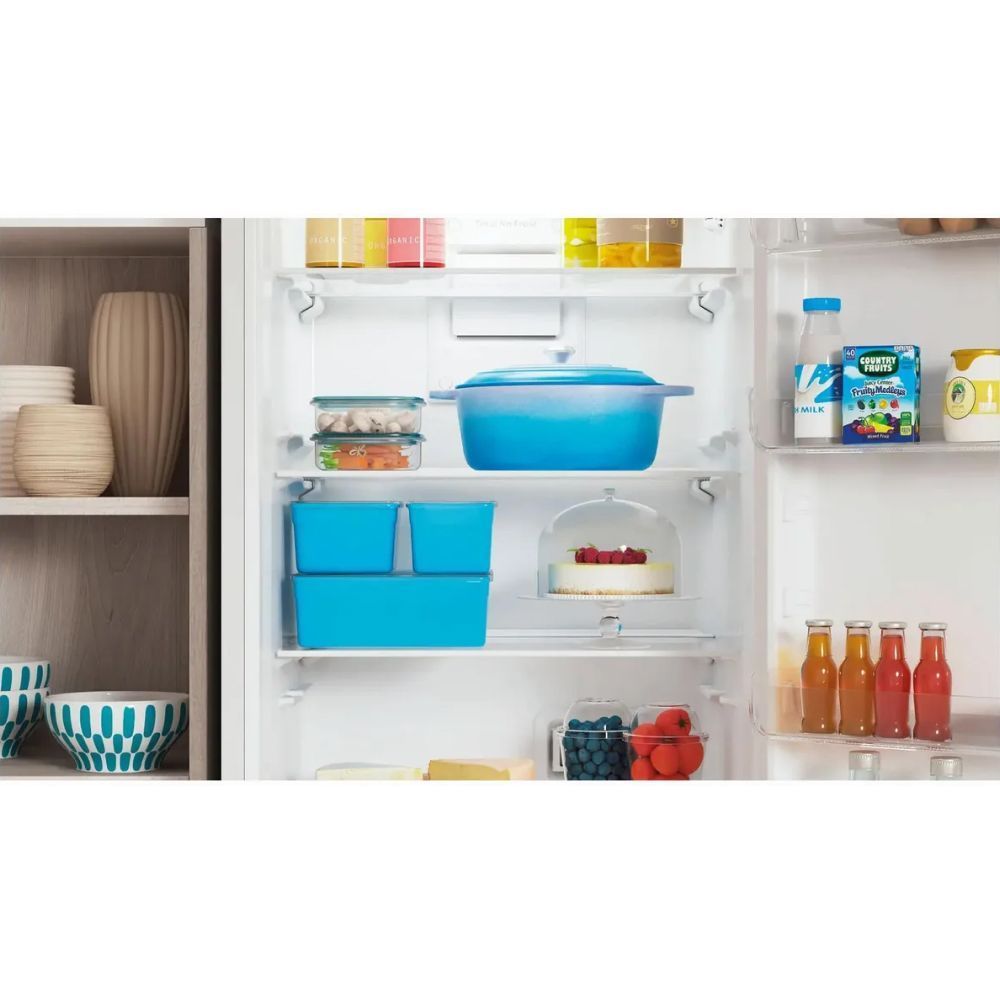 Холодильник с нижней морозильной камерой Indesit ITR 4180 W